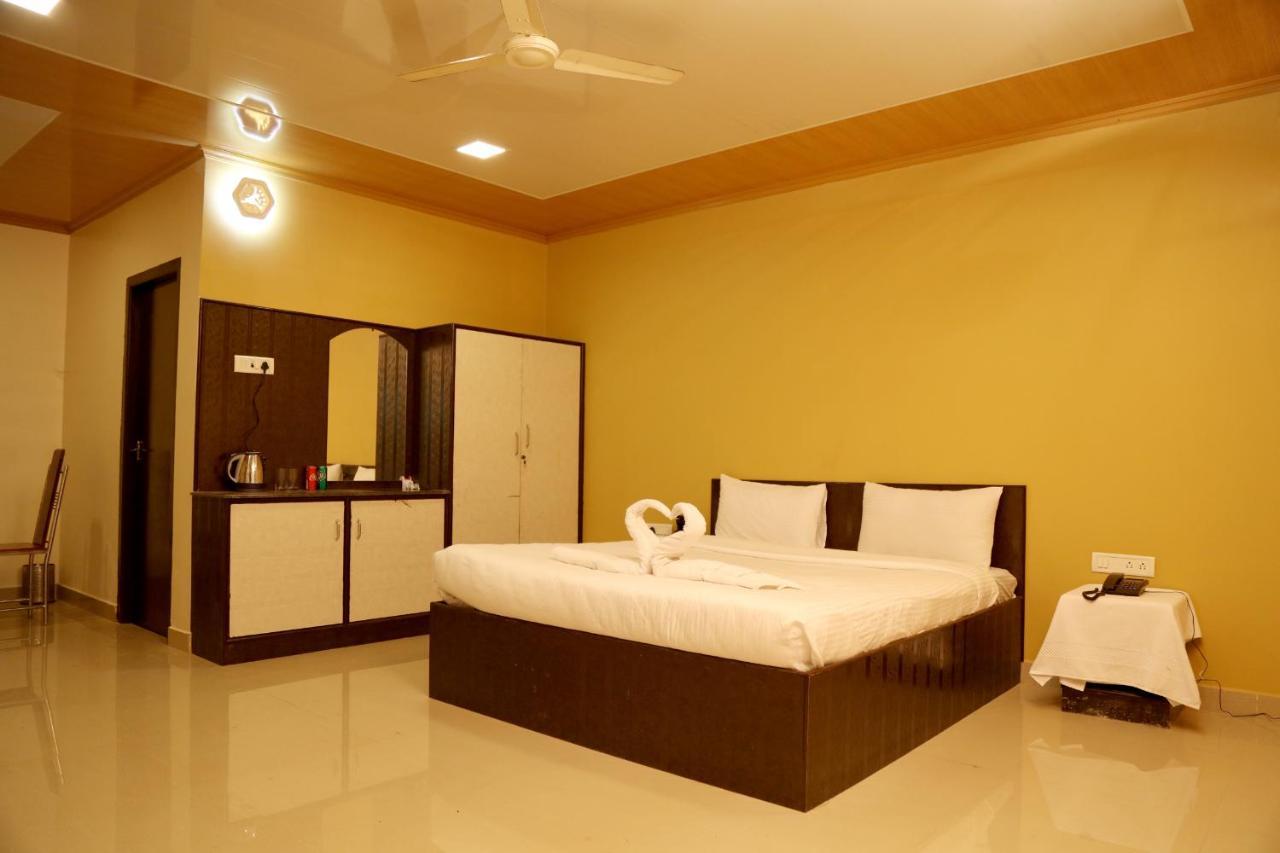 Royal Nature Resort Pollāchi Εξωτερικό φωτογραφία