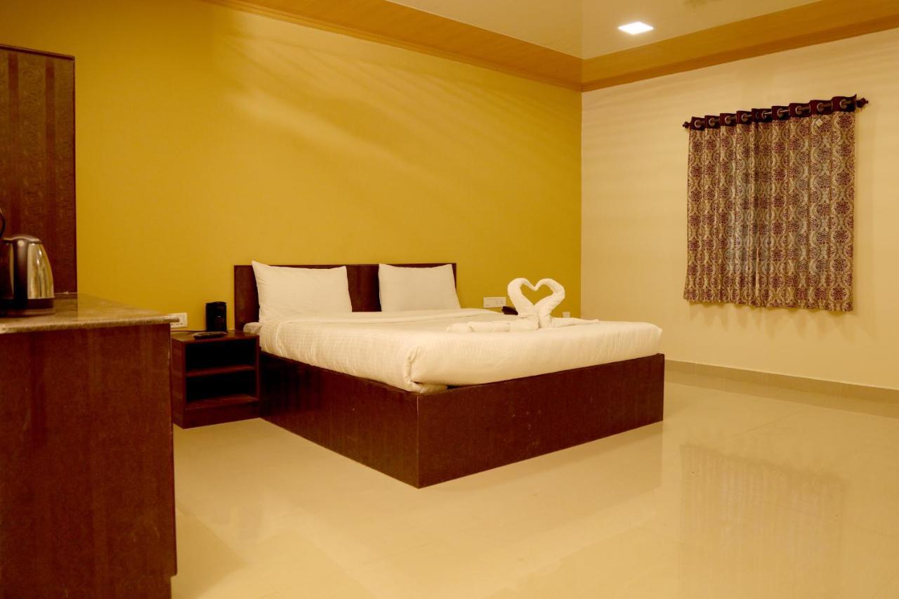 Royal Nature Resort Pollāchi Εξωτερικό φωτογραφία